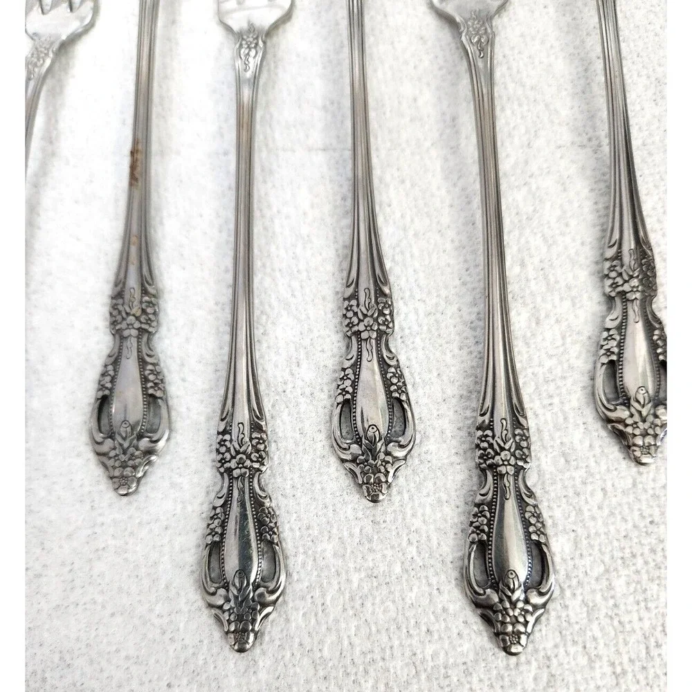 Oneida Raphael Distinction Deluxe Cocktail Seafood Forks Stainless Lot of 8